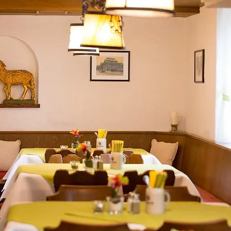فندق Gasthof Zum Lamm *