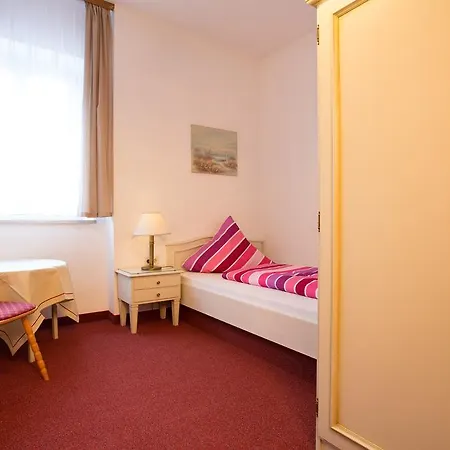 Gasthof Zum Lamm Hotel *